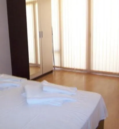 1 Bedroom In Eden Near Casino And The Beachplatinum Apartment *