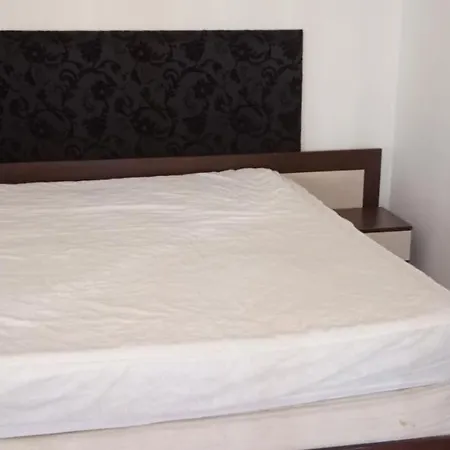 1 Bedroom In Eden Near Casino And The Beachplatinum Apartment *