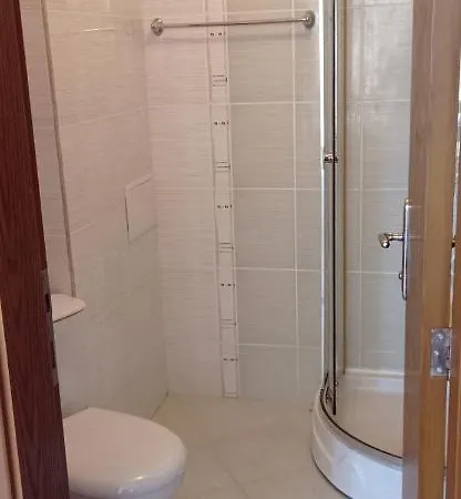 1 Bedroom In Eden Near Casino And The Beachplatinum Apartment